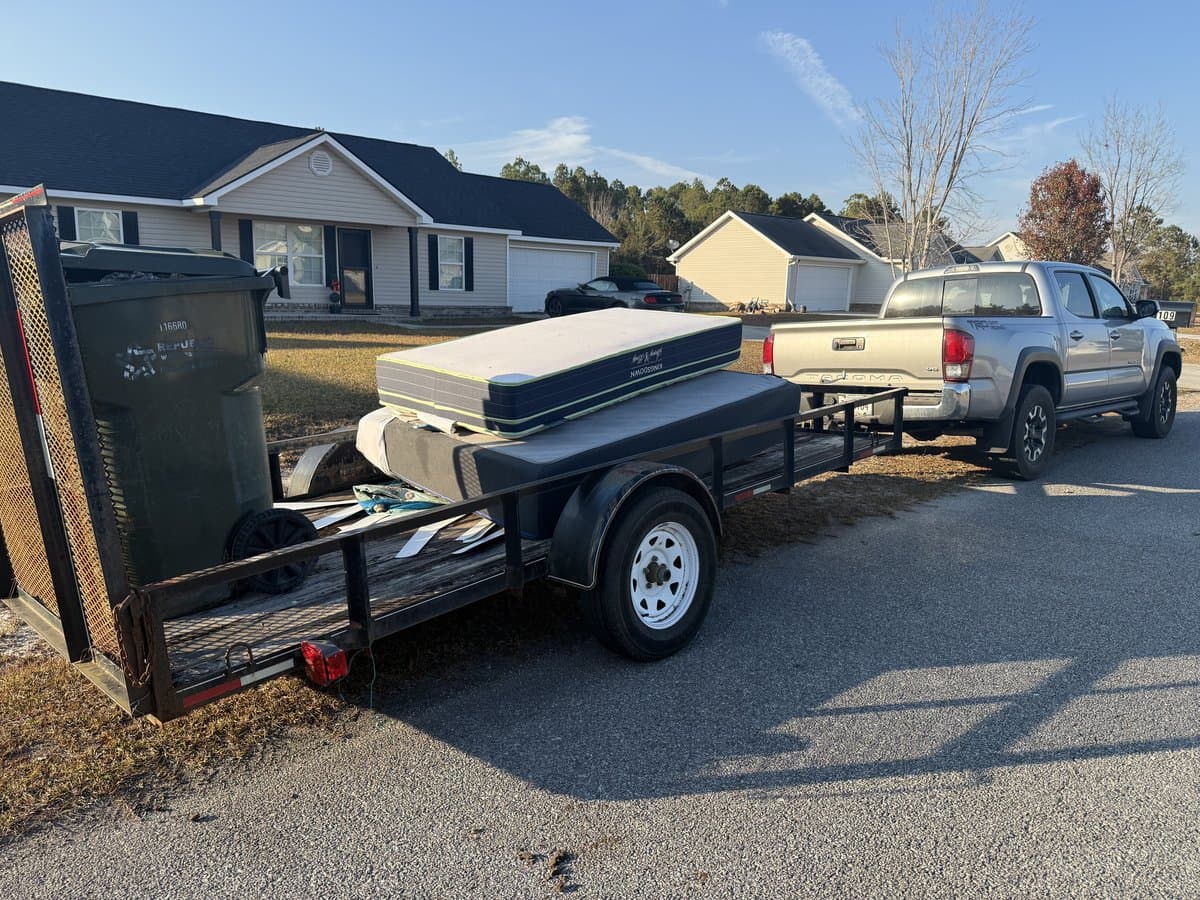 Mattress and furniture removal service in Springfield GA